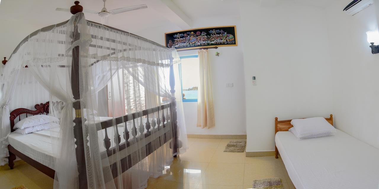 Hotel Dolphin Hikkaduwa Exterior photo
